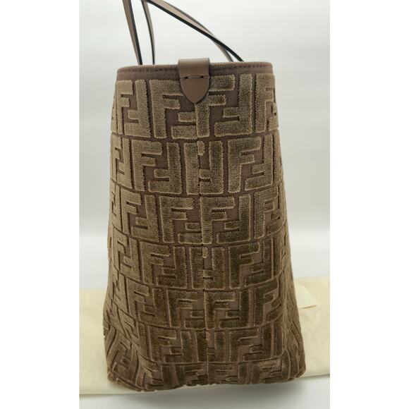 NEW FENDI ROLL LARGE LOGO FF CARRY ALL SHOPPER TOTE BAG NWT AUTHENTIC! - Picture 7 of 15